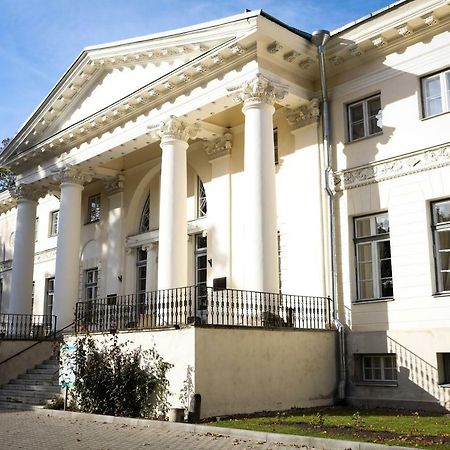 Отель Saku Mois & Saku Manor Экстерьер фото