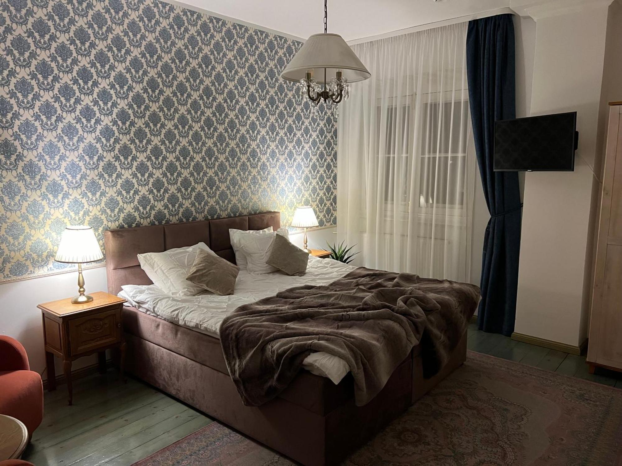 Отель Saku Mois & Saku Manor Экстерьер фото
