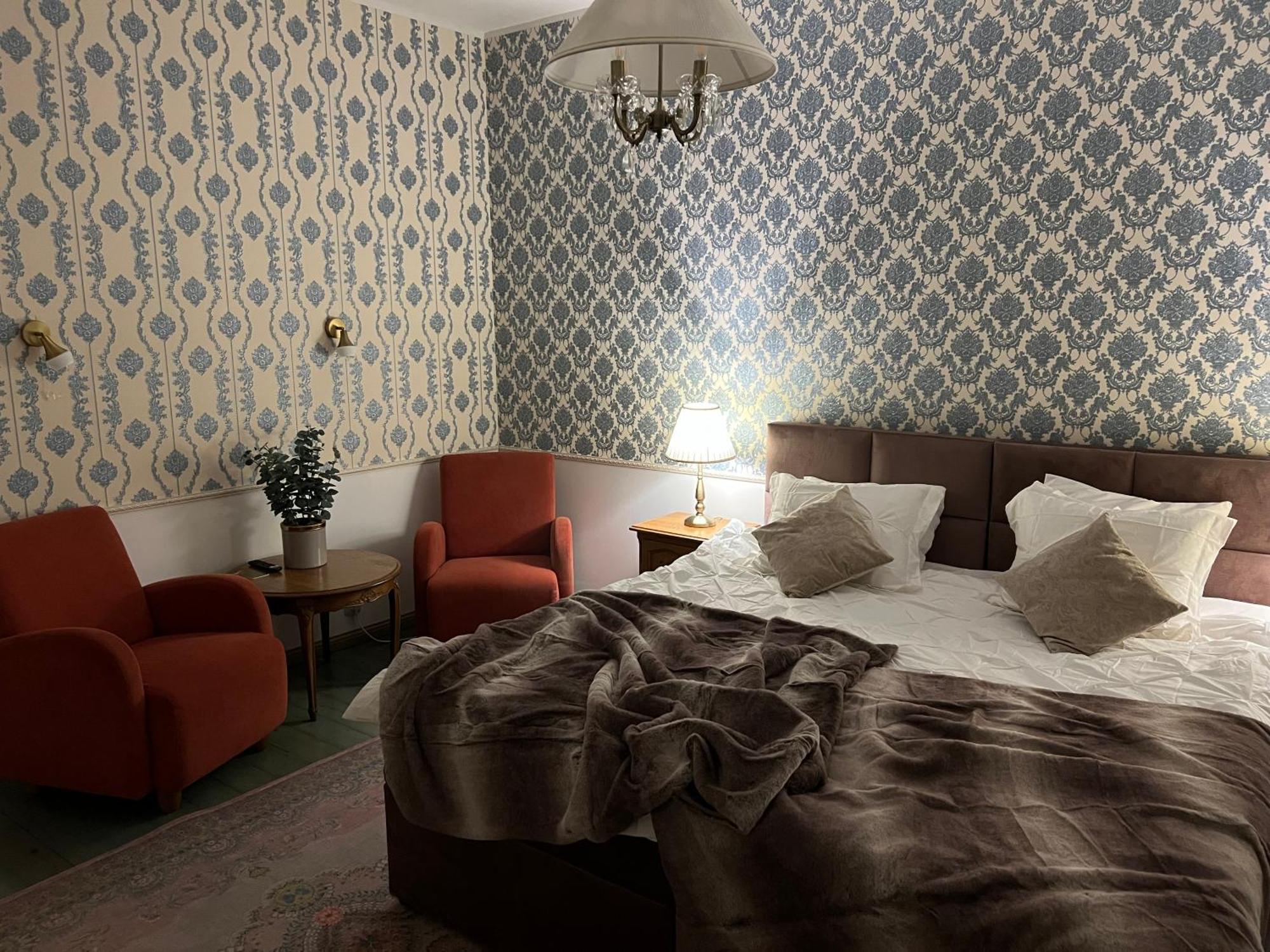 Отель Saku Mois & Saku Manor Экстерьер фото