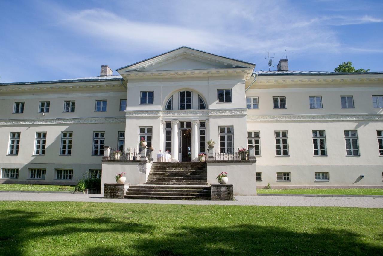 Отель Saku Mois & Saku Manor Экстерьер фото